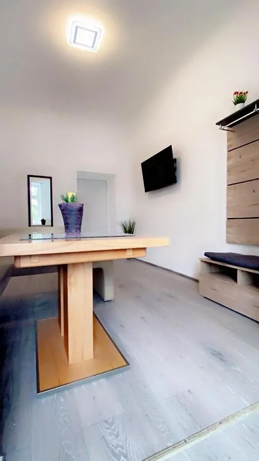 Private Room In Shared Apartment Pr4-9 ウィーン 0*,  オーストリア